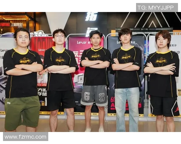 JDG战队与TES战队的GALA对决引发电竞热潮，谁将夺得胜利荣耀